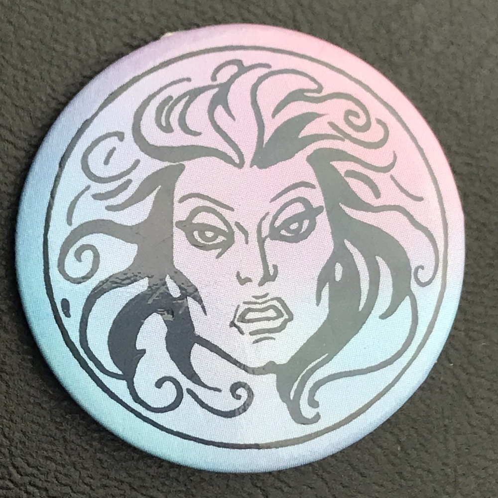 Spirit Of Halloween Scary Woman Pin Button Pinback